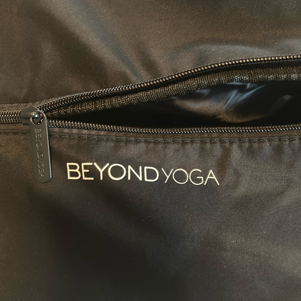 Beyond yoga bag/backpack. - Picture 8 of 10